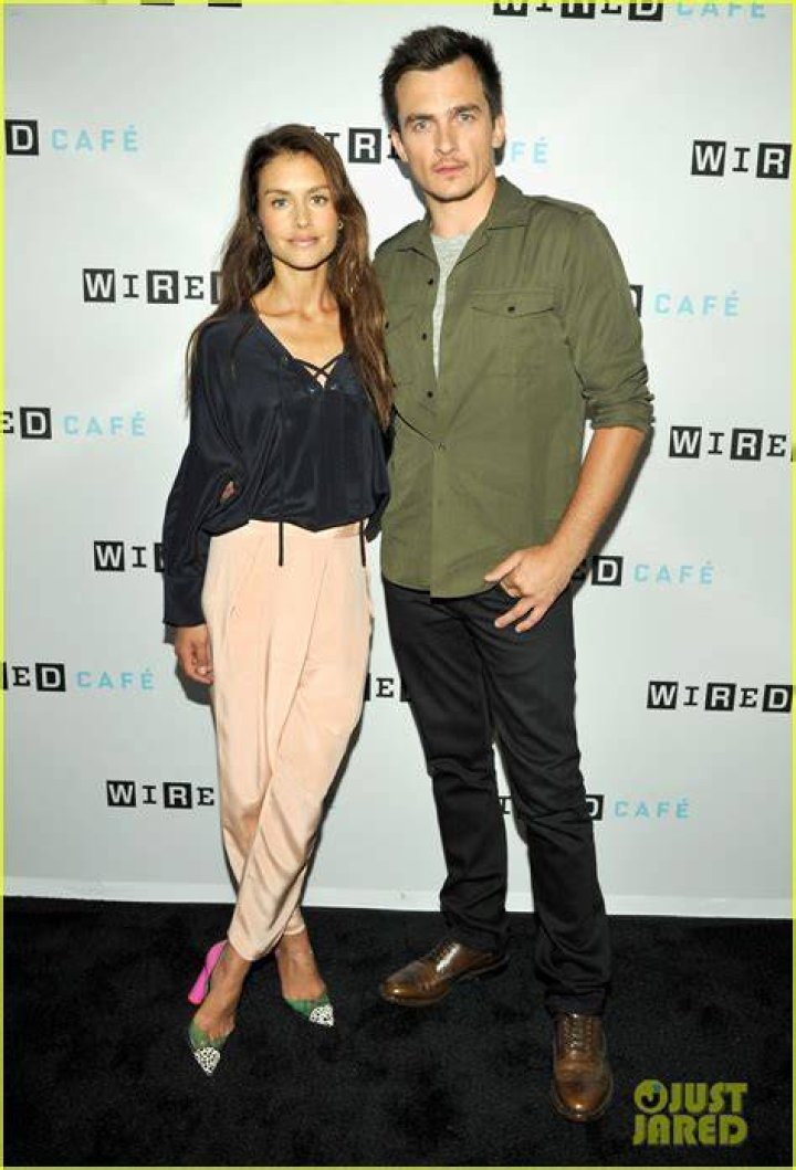 Dylan Bruce married