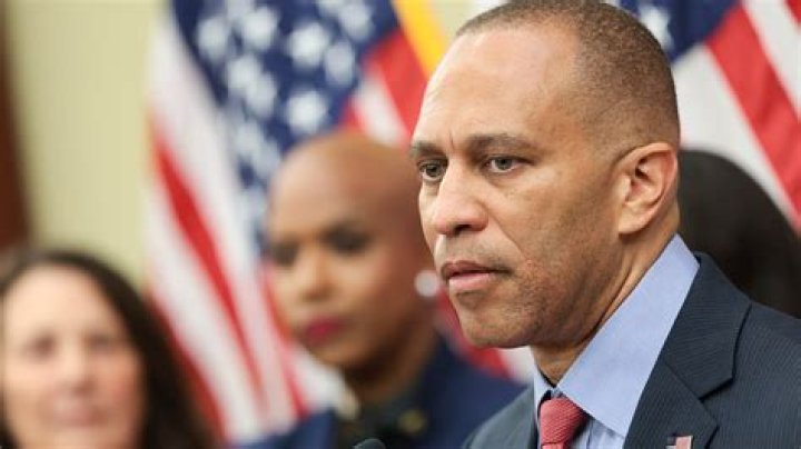 Hakeem Jeffries' Wife, Kennisandra Jeffries 5 Fast Facts