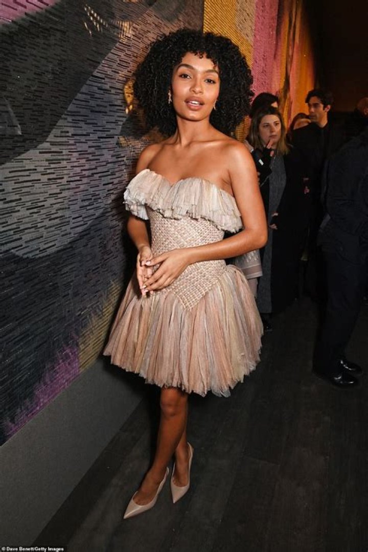 Leggy: Yara Shahidi flashes some leg in a puffy dress